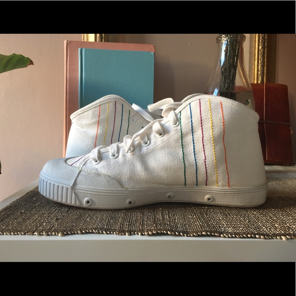 Spring Court B2 Women's Canvas embroidered rainbow